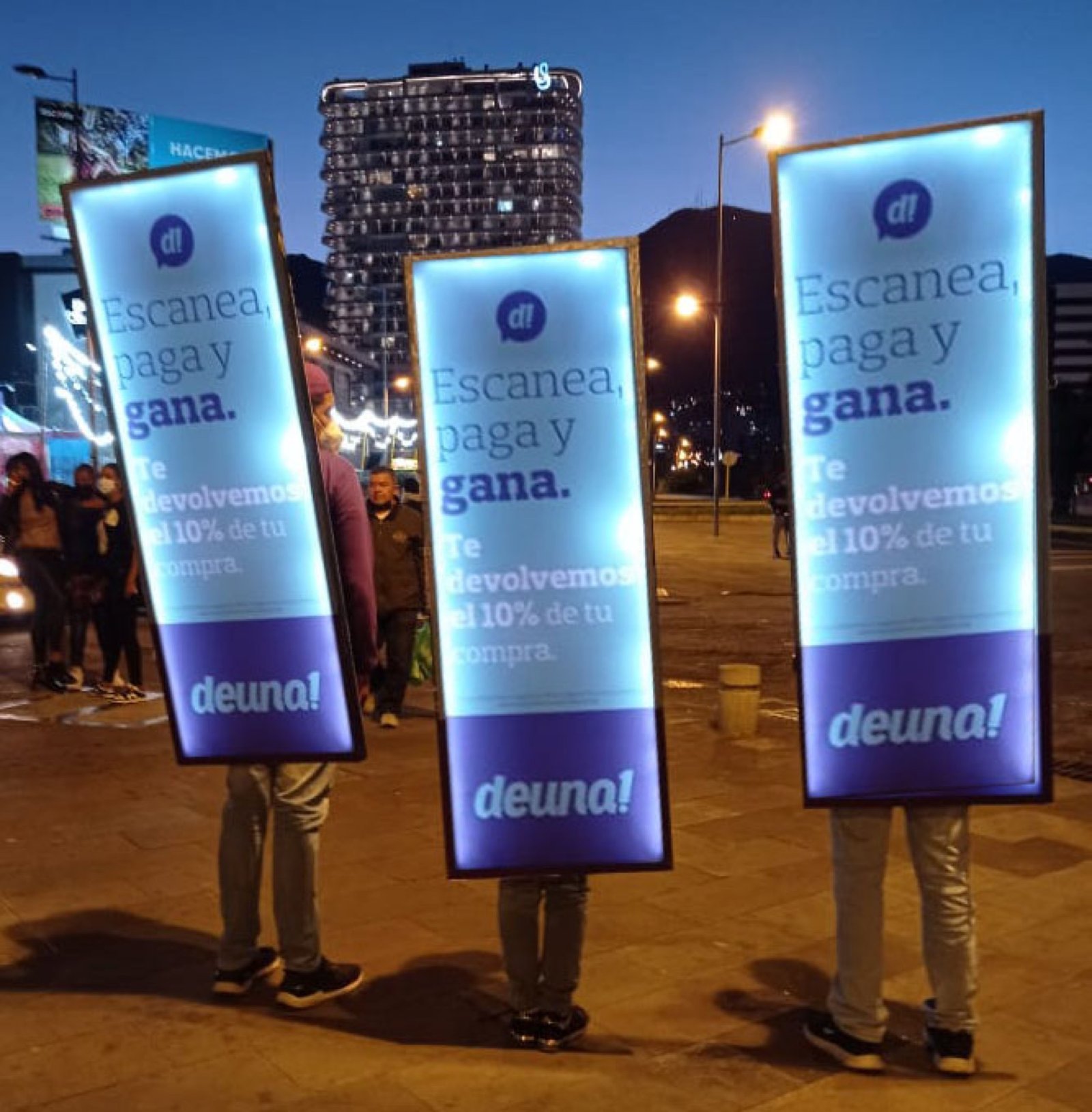 HUMAN BANNERS LEDS